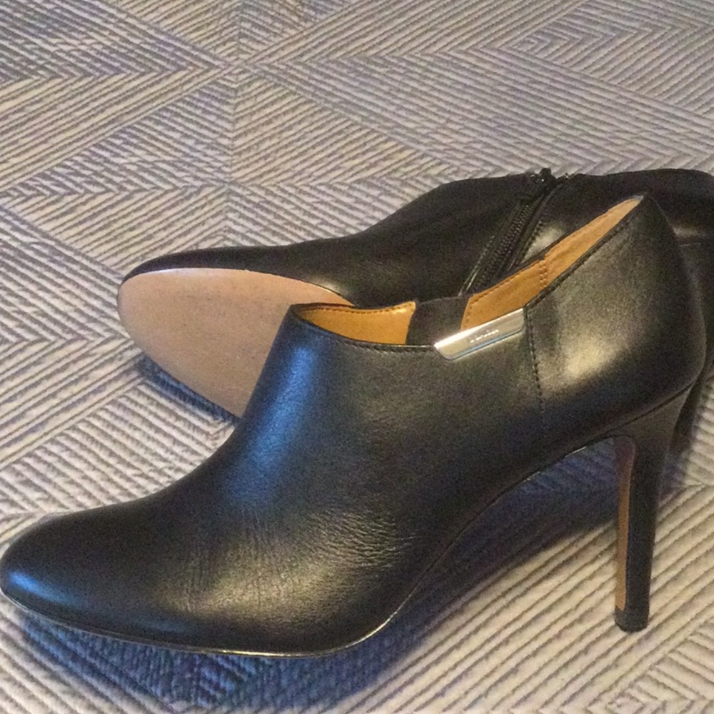 Coach Seneca size 9.5 black leather heels for women - Picture 6 of 11